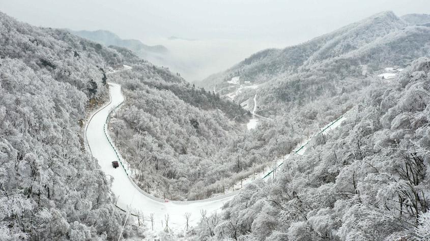 湖北?？迪稚治碲【肮?如水墨画卷