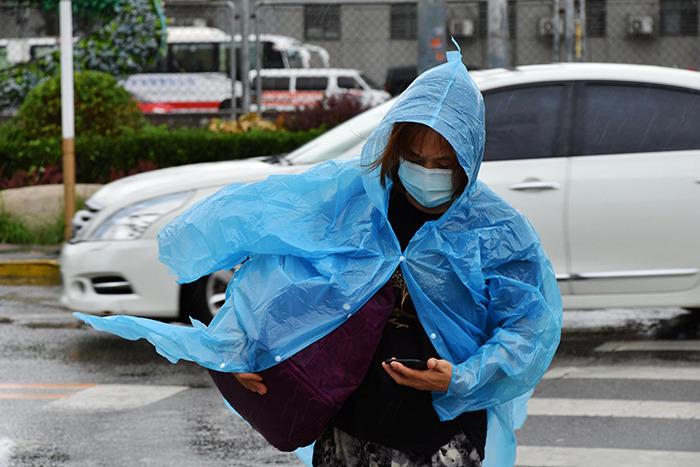 北京发布暴雨红色预警